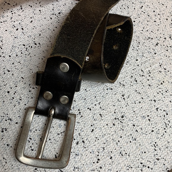 Vintage Unmarked Dark Brown Leather Belt with Silver Buckle - Picture 4 of 4